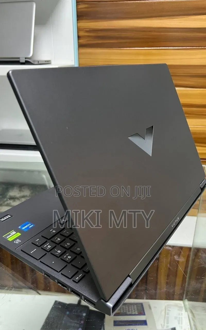 New Laptop HP Victus 15 16GB Intel Core i7 SSD 1T