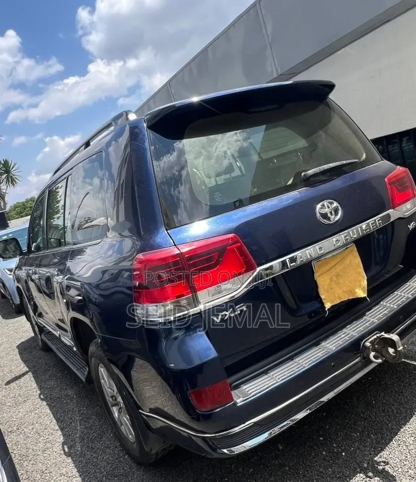 Toyota Land Cruiser 2017 Blue