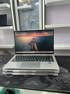 New Laptop HP EliteBook 1040 G8 16GB Intel Core i7 SSD 512GB