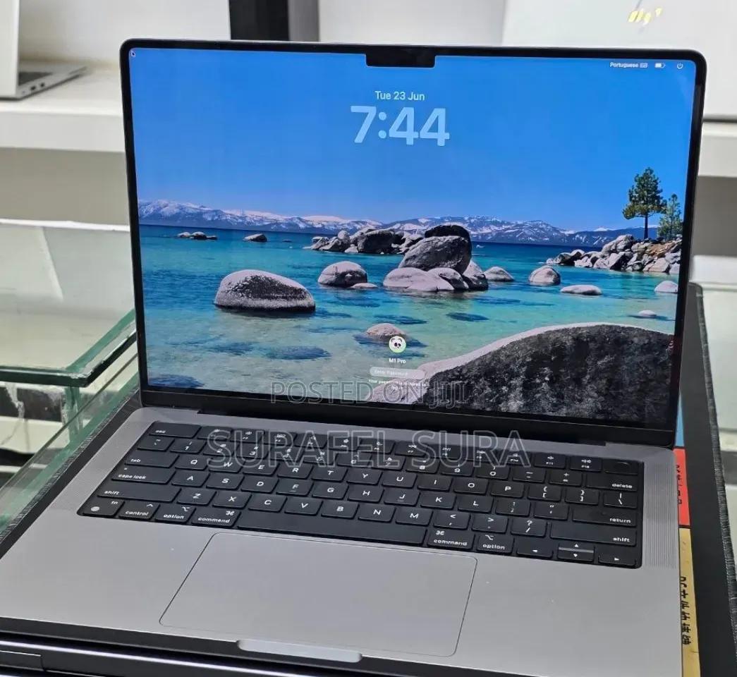 New Laptop Apple MacBook Pro 2020 M1 16GB Apple M1 Pro SSD 512GB