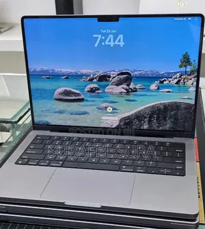 New Laptop Apple MacBook Pro 2020 M1 16GB Apple M1 Pro SSD 512GB