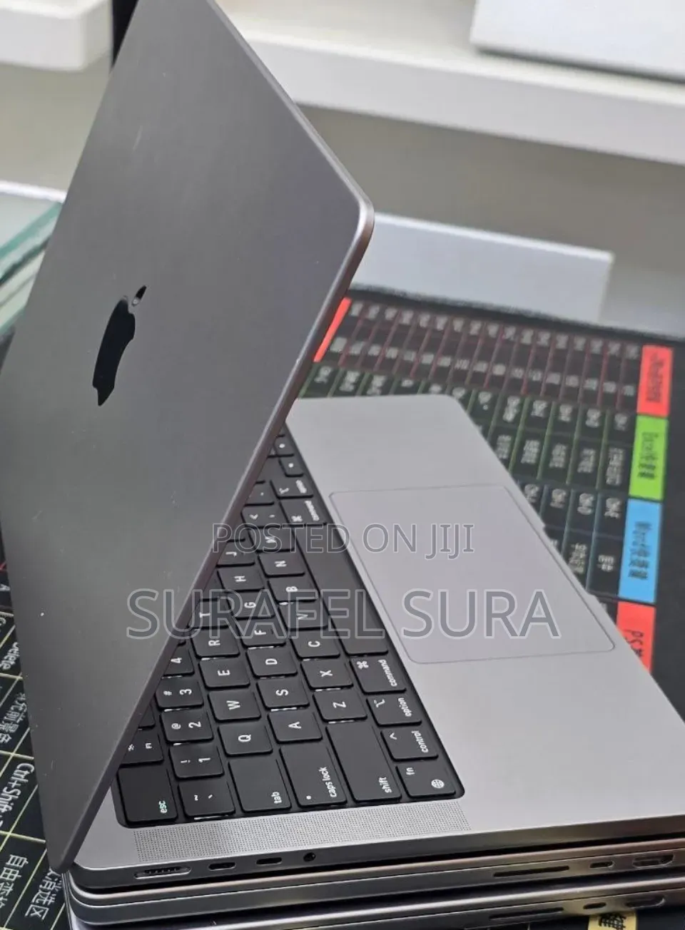 New Laptop Apple MacBook Pro 2020 M1 16GB Apple M1 Pro SSD 512GB