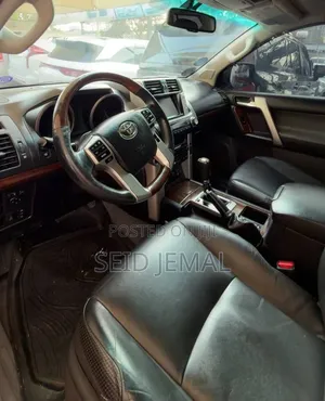 Toyota Land Cruiser Prado 2011 Silver
