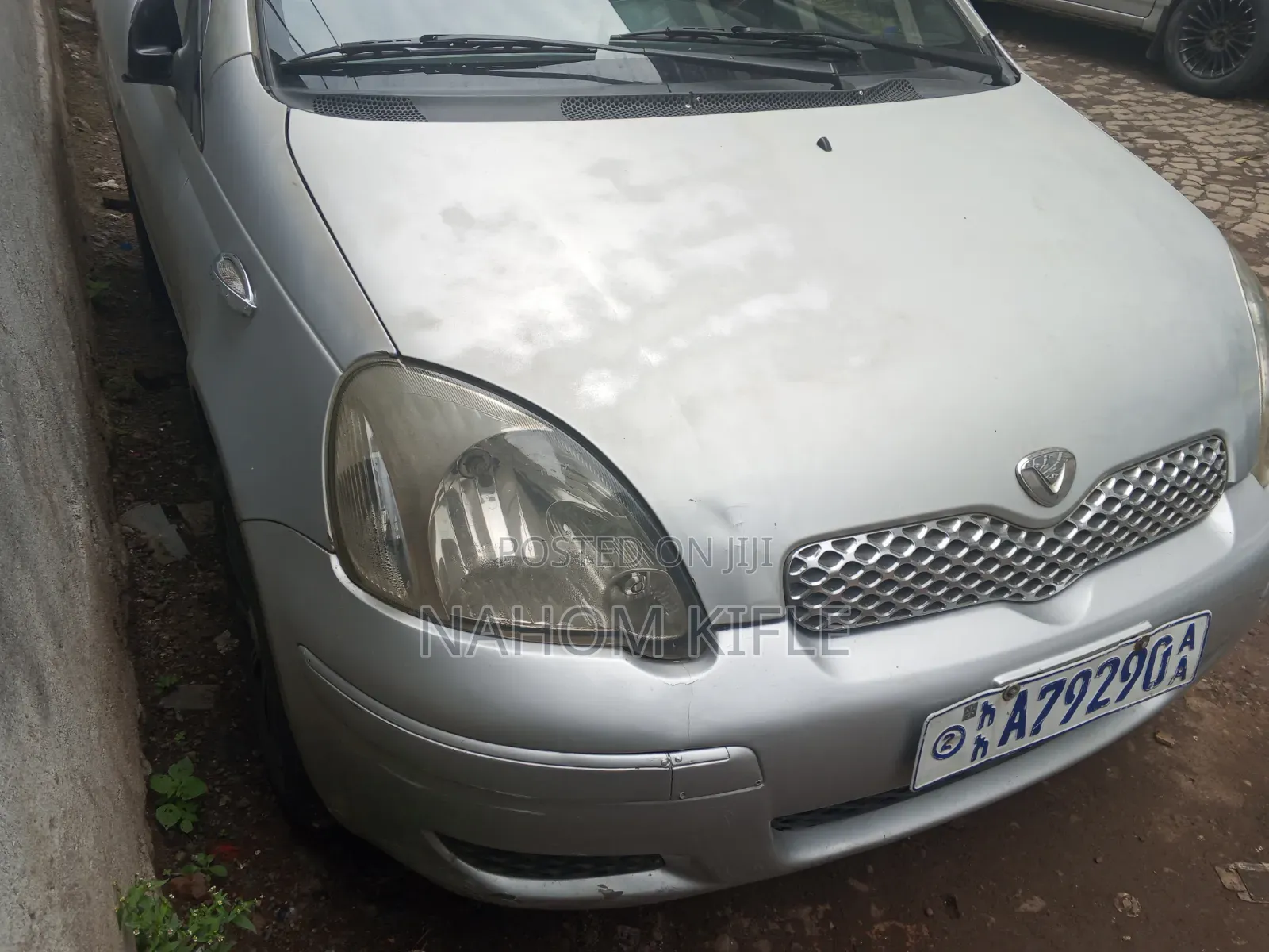 Toyota Vitz 2004 Silver