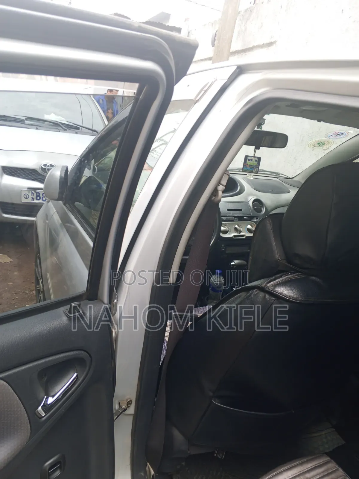 Toyota Vitz 2004 Silver