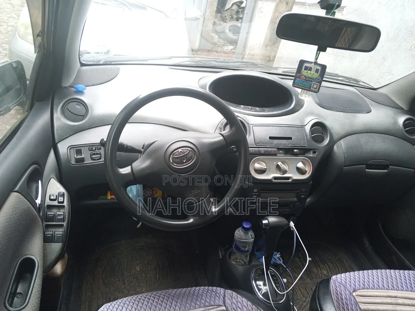 Toyota Vitz 2004 Silver