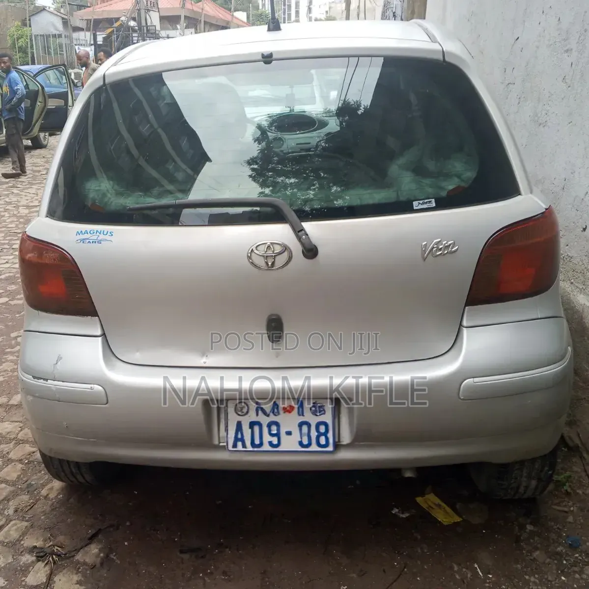 Toyota Vitz 2004 Silver