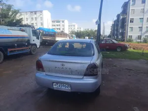 Toyota Platz 2001 Silver