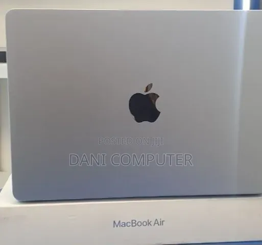 New Laptop Apple MacBook Air 2025 M4 16GB Apple M4 SSD 512GB