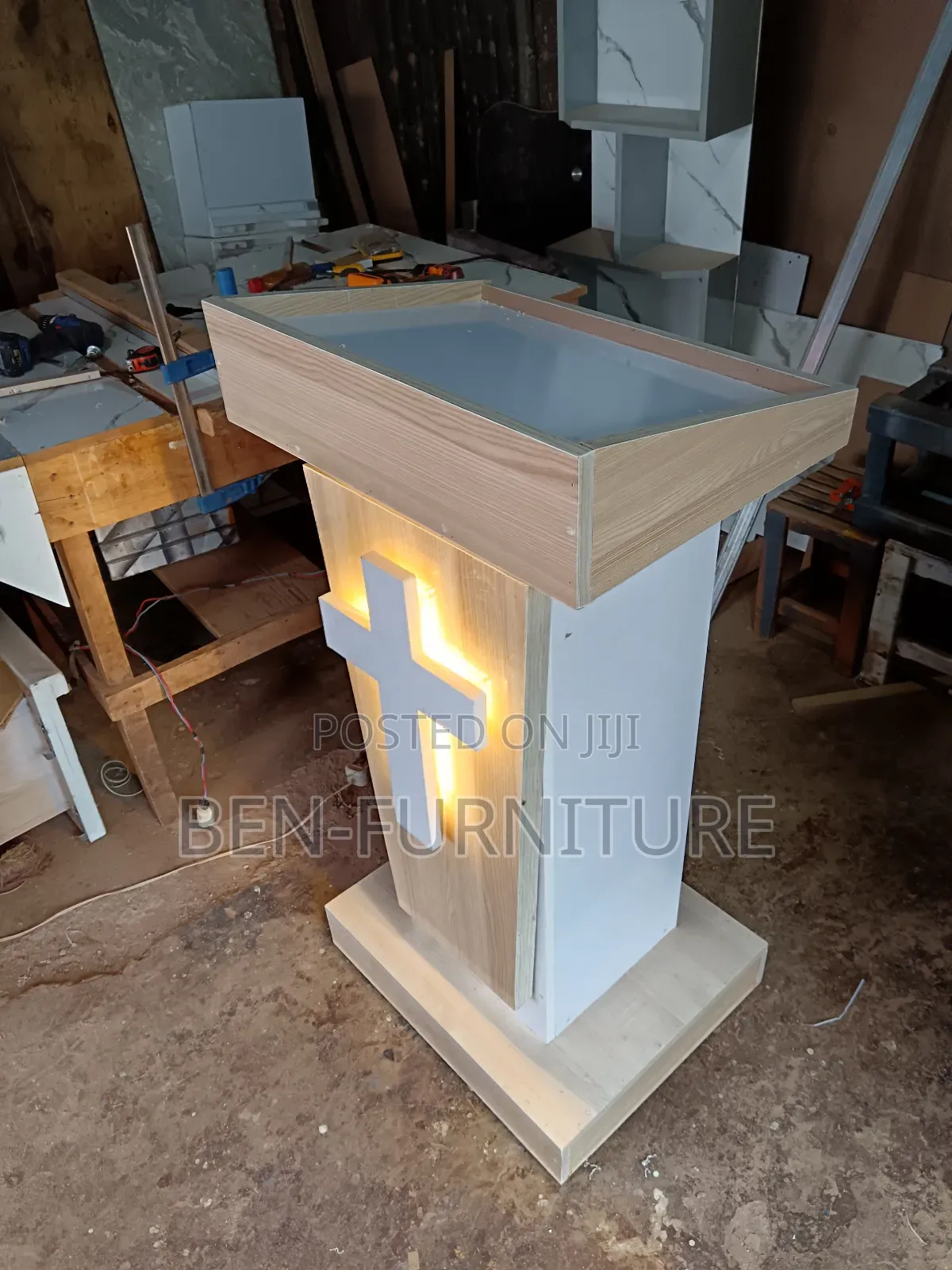 Pulpit (50 X 60 X 120)