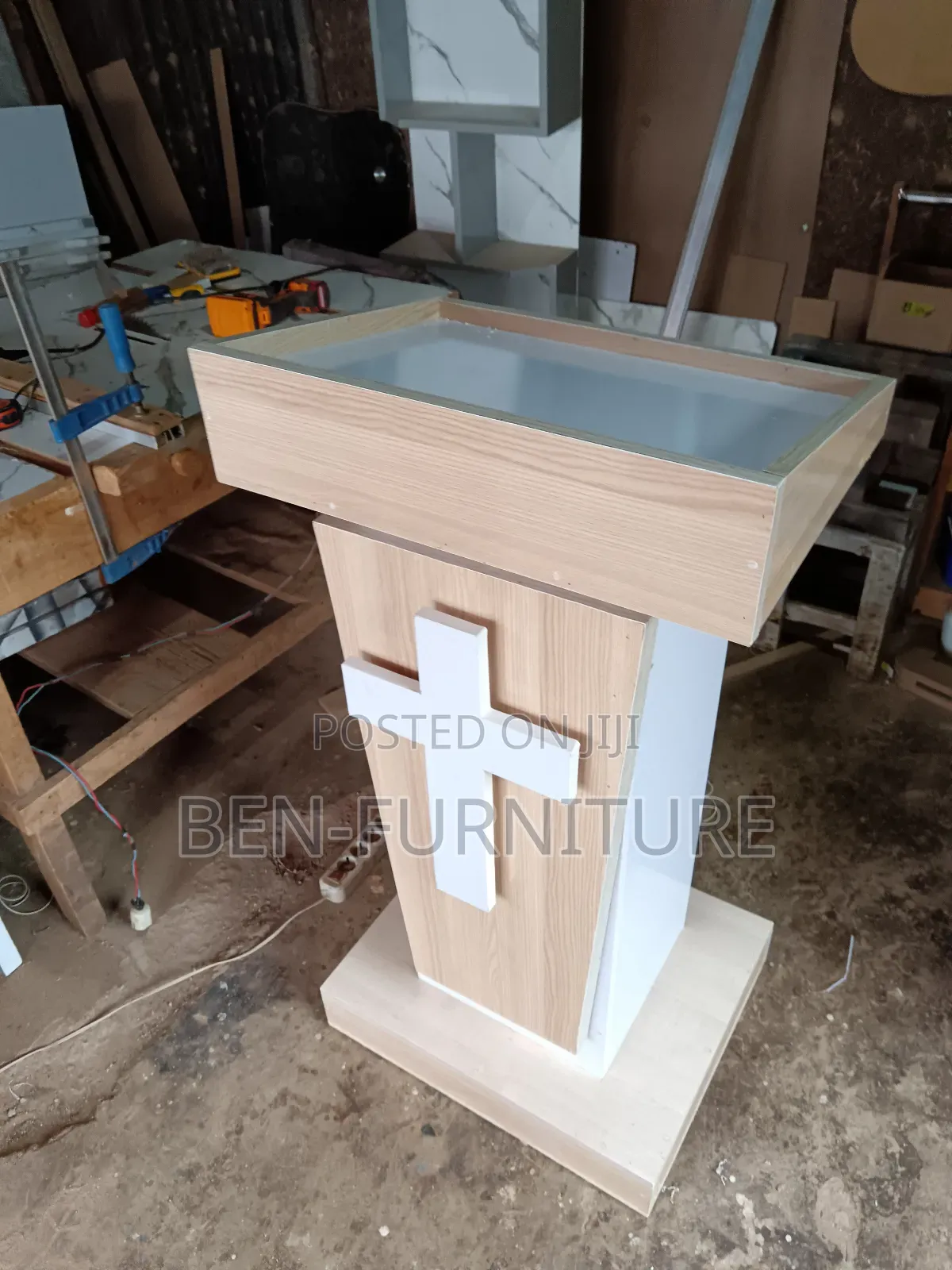 Pulpit (50 X 60 X 120)