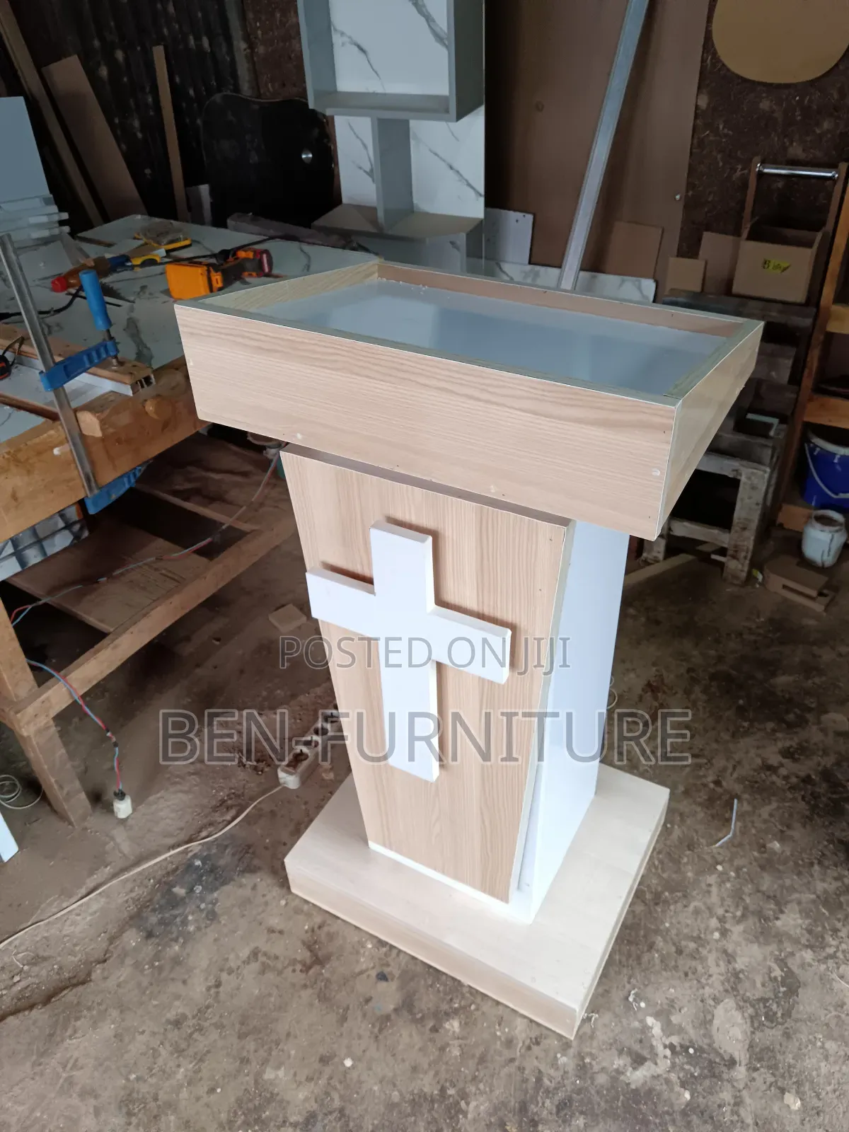 Pulpit (50 X 60 X 120)