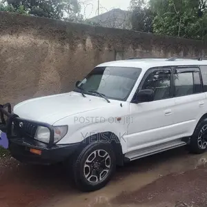 Toyota Land Cruiser 1996 White
