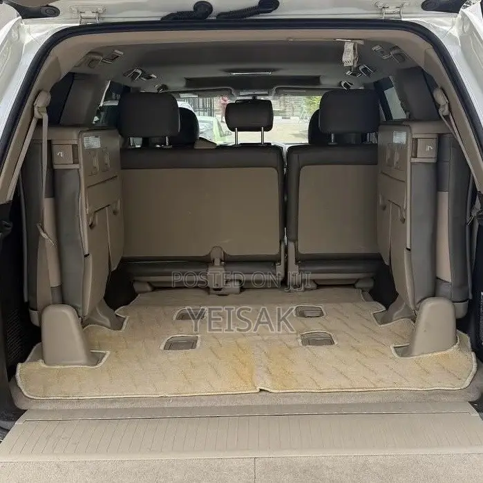 Toyota Land Cruiser 2010 White