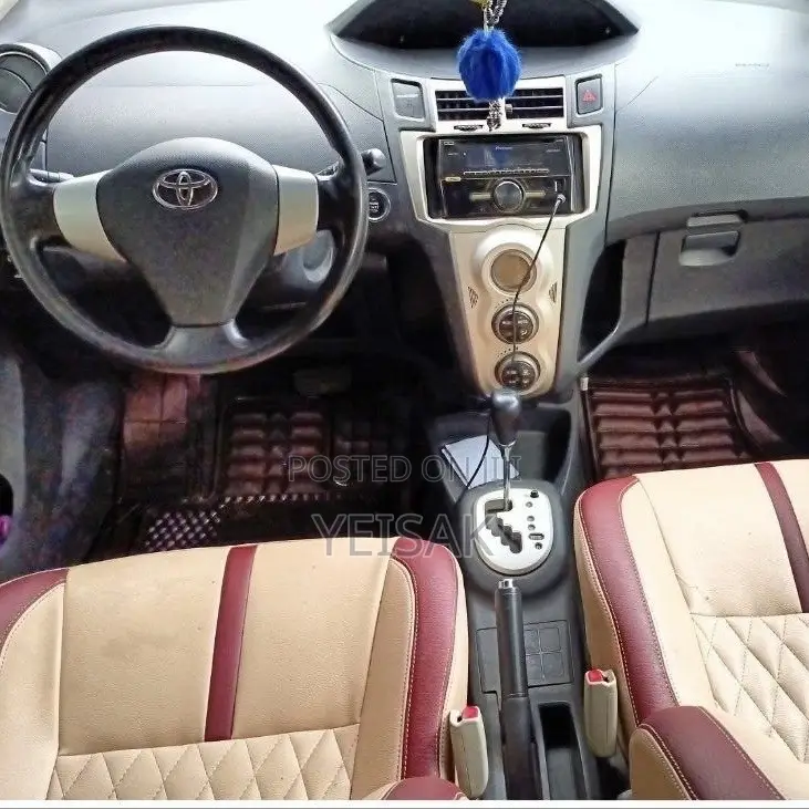 Toyota Yaris 2007 Red