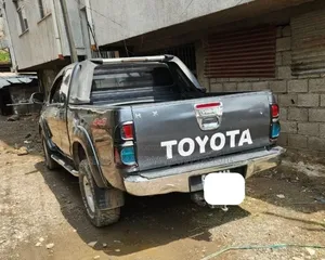 Toyota Hilux 2010 Maroon