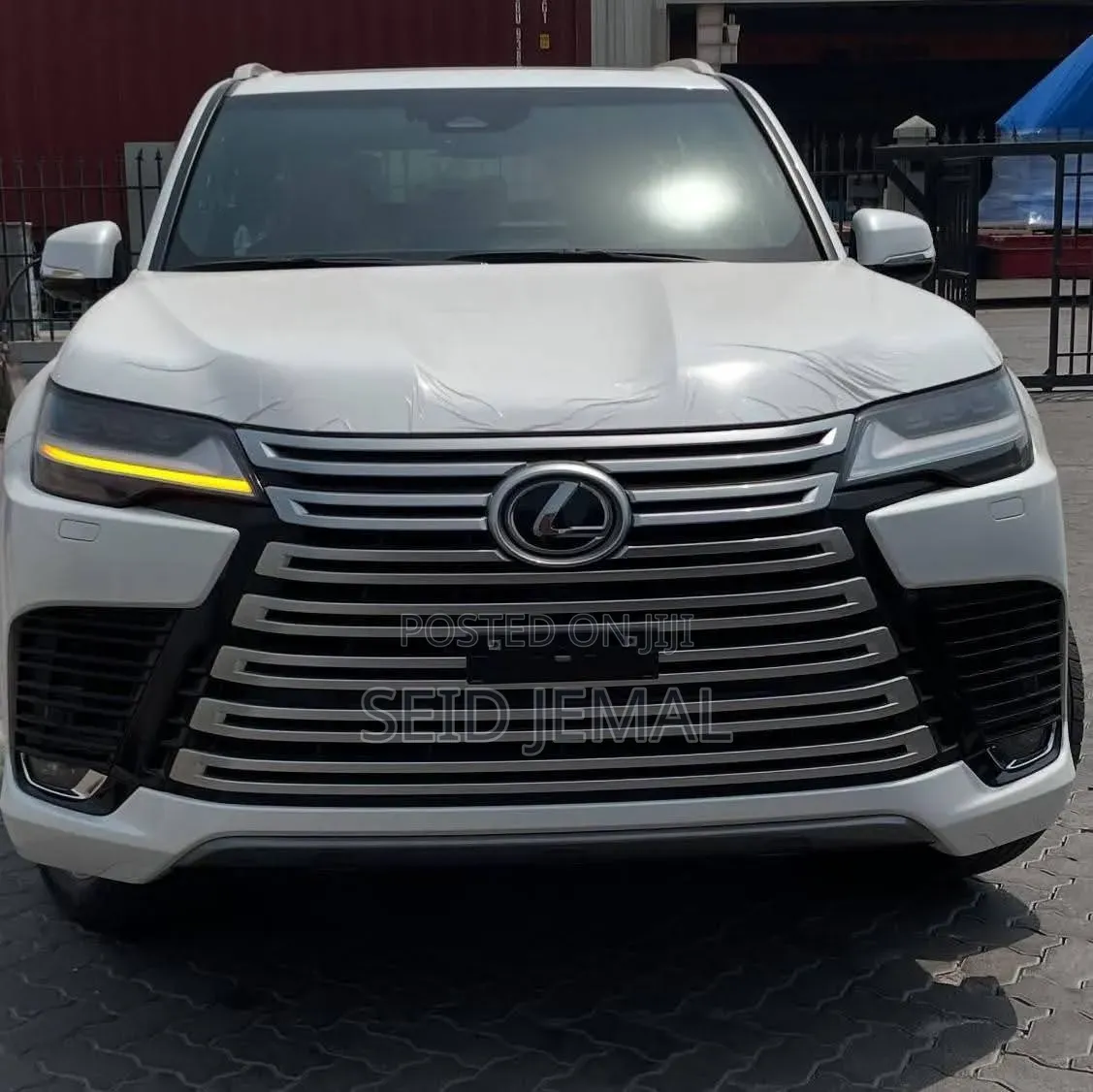 New Lexus LX 2025 Off white