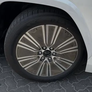 New Lexus LX 2025 Off white