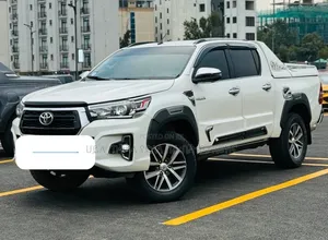 Toyota Hilux 2019 White