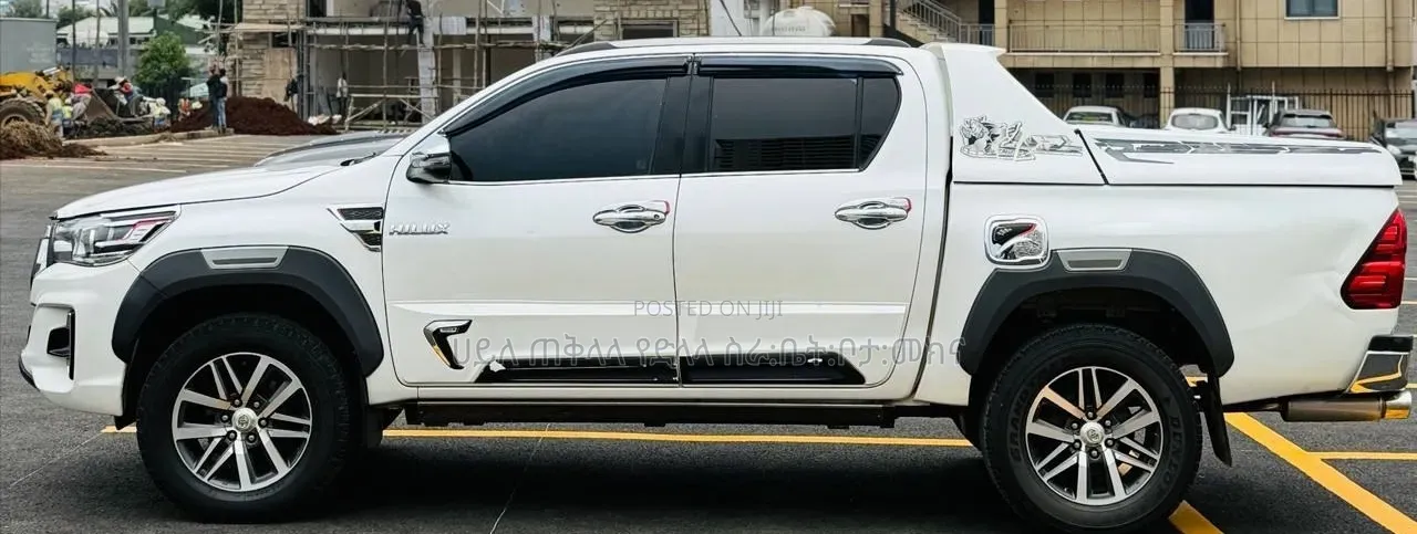 Toyota Hilux 2019 White