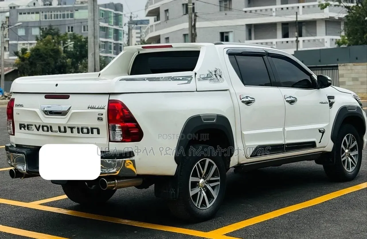 Toyota Hilux 2019 White