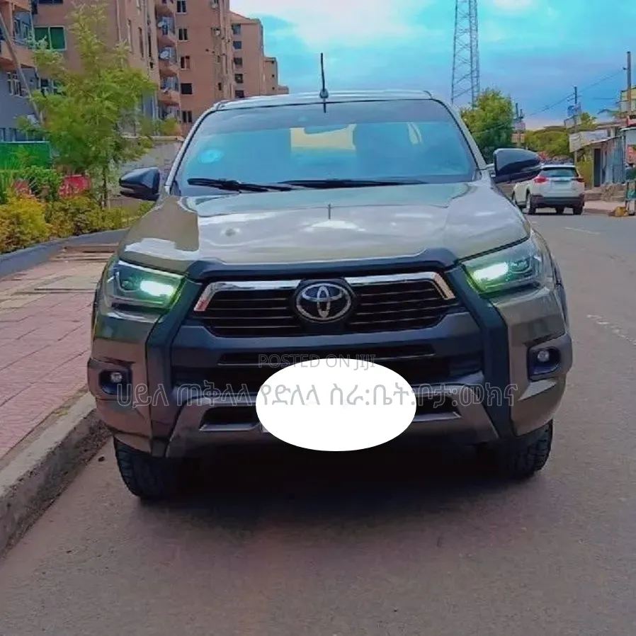 Toyota Hilux 2021 Pearl