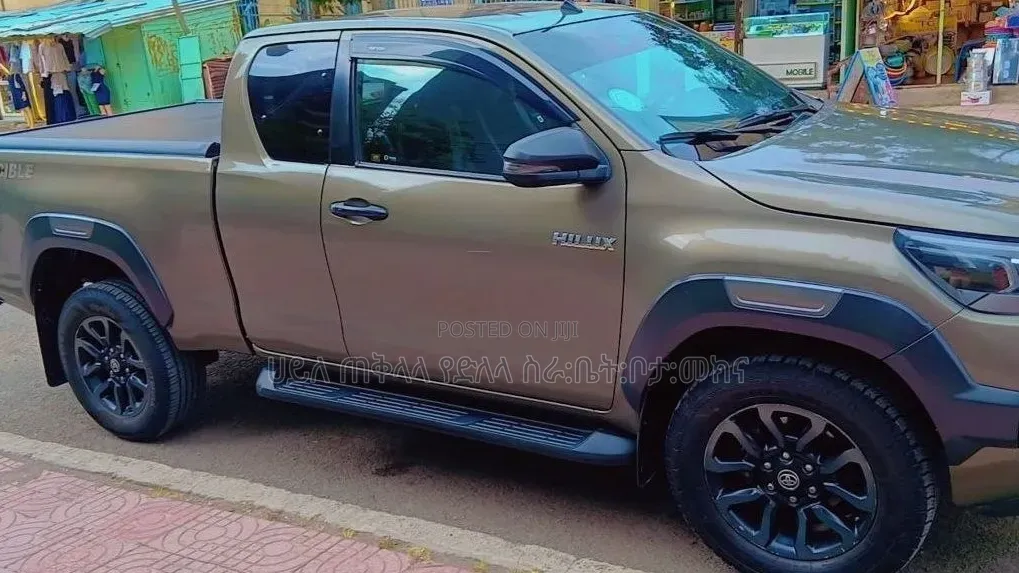 Toyota Hilux 2021 Pearl