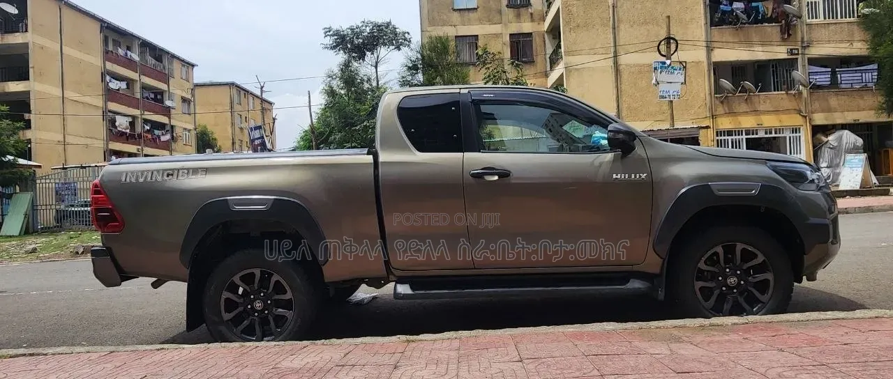 Toyota Hilux 2021 Pearl