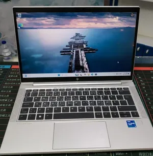 New Laptop HP EliteBook 830 G8 16GB Intel Core i5 SSD 512GB