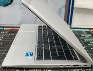New Laptop HP EliteBook 830 G8 16GB Intel Core i5 SSD 512GB