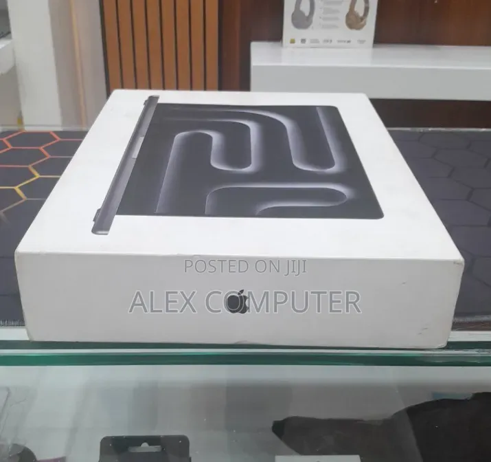 New Laptop Apple MacBook Pro 2025 M5 16GB Apple M5 SSD 512GB