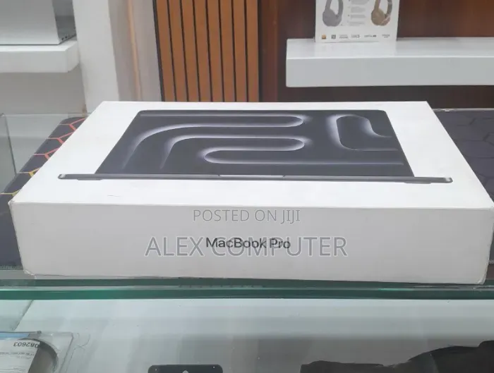 New Laptop Apple MacBook Pro 2025 M5 16GB Apple M5 SSD 512GB