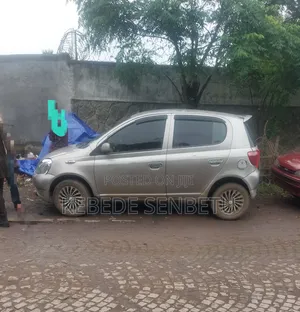 Toyota Yaris 1.5 Sedan L 2020 Silver