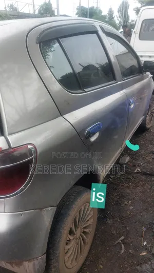 Toyota Yaris 1.5 Sedan L 2020 Silver
