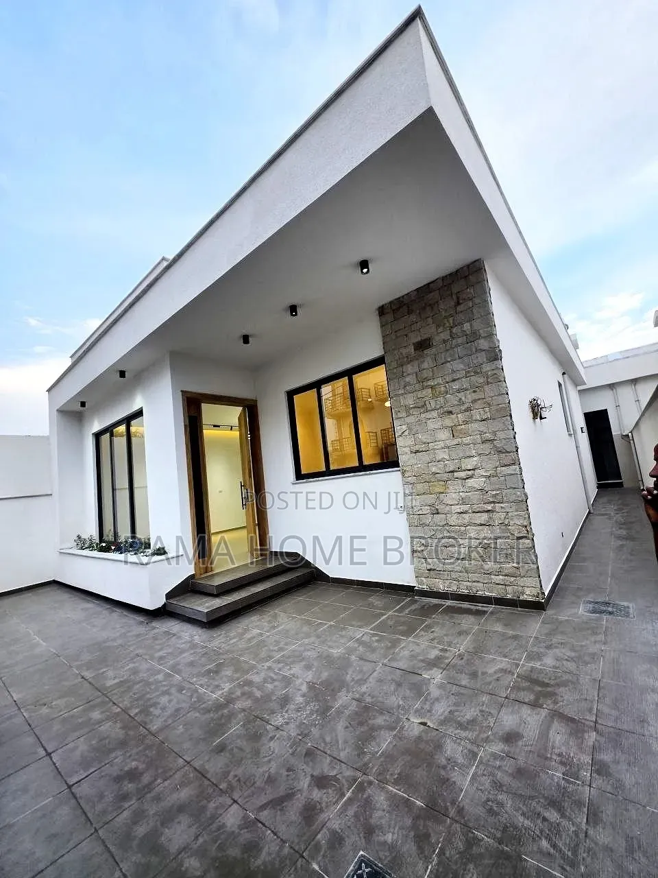 Furnished 5bdrm Villa in አያት ኮምፓወንድ ውስጥ, Bole for sale