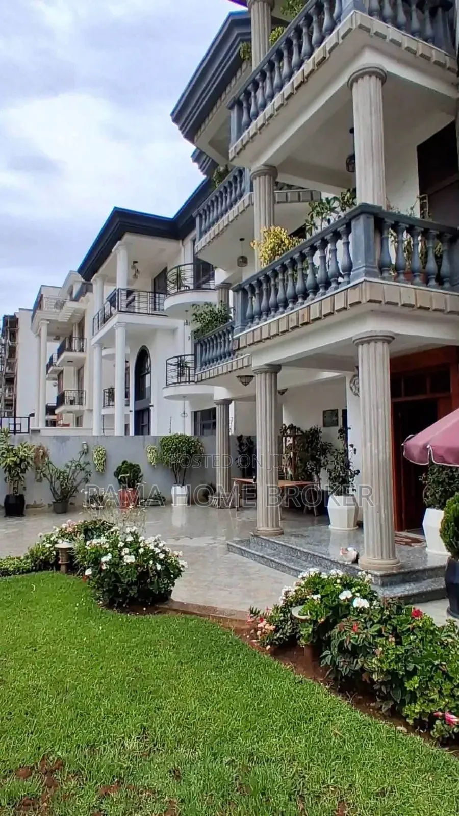 Furnished 8bdrm Townhouse/Terrace in አያት ኮምፓወንድ ውስጥ, Bole for sale