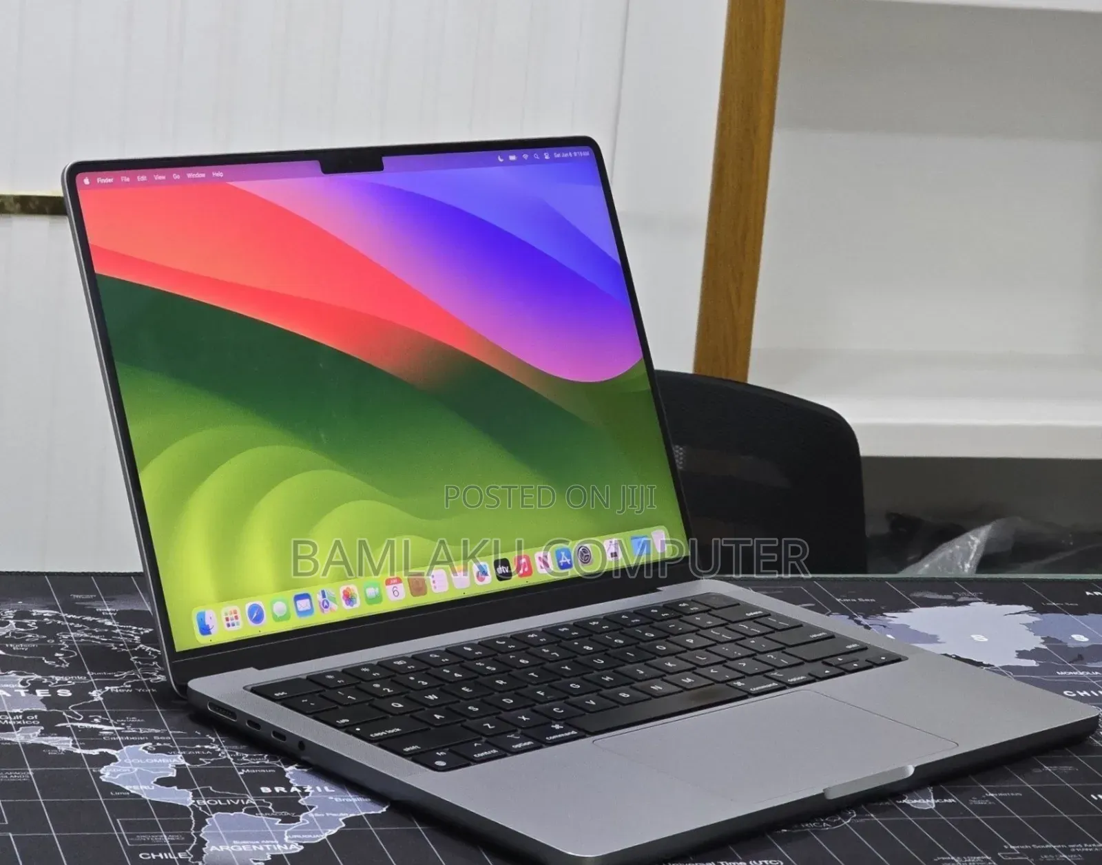 New Laptop Apple MacBook Pro 2023 M3 8GB Apple M3 Pro SSD 512GB