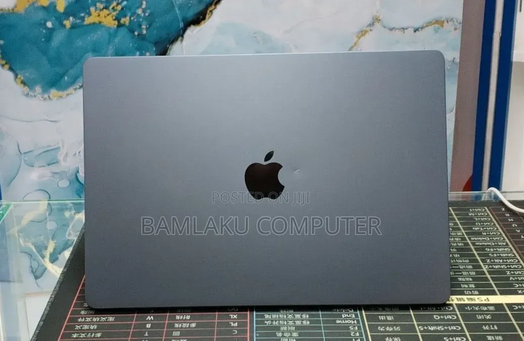 New Laptop Apple MacBook Air 2025 M4 16GB Apple M4 SSD 256GB