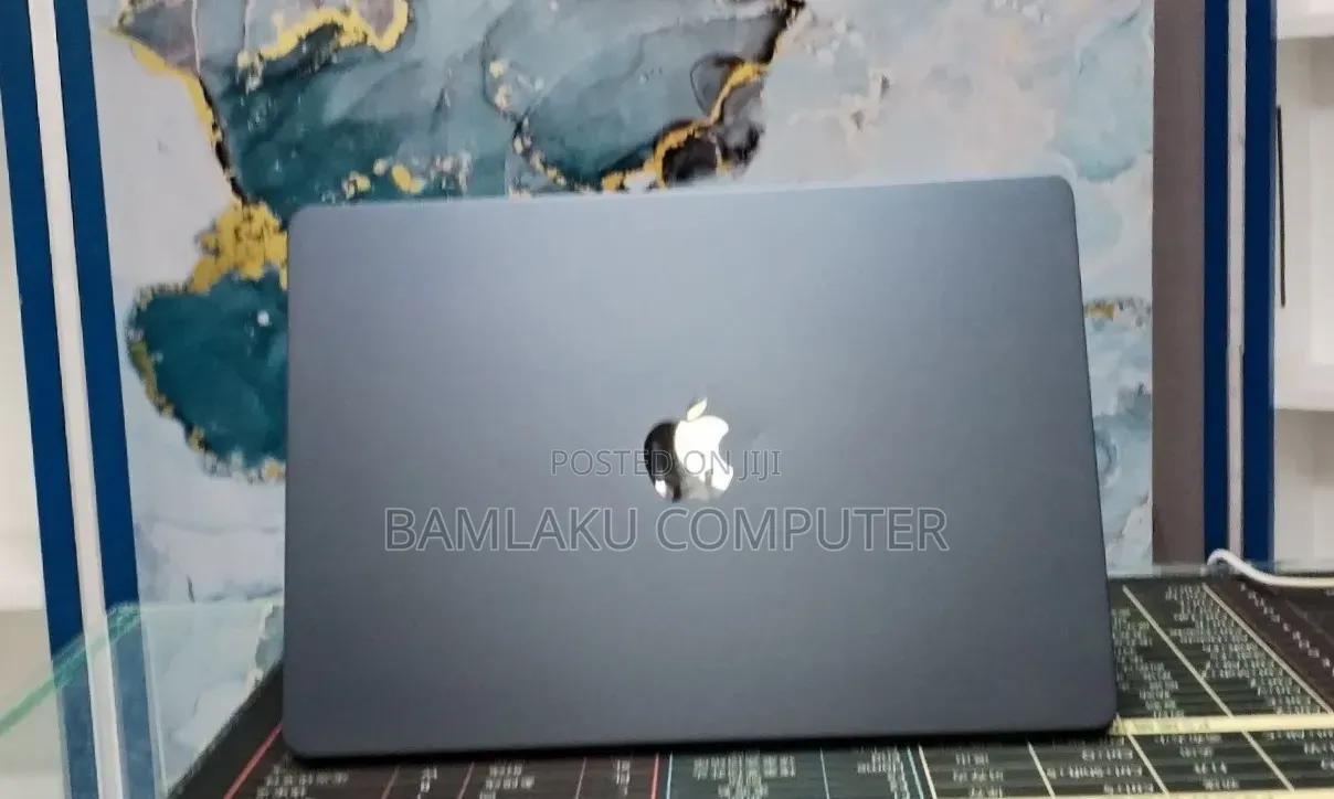 New Laptop Apple MacBook Air 2025 M4 16GB Apple M4 SSD 256GB