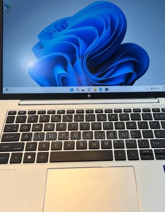 New Laptop HP EliteBook 840 G9 16GB Intel Core i7 SSD 512GB