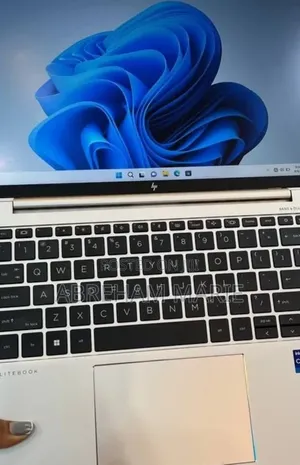 New Laptop HP EliteBook 840 G9 16GB Intel Core i7 SSD 512GB