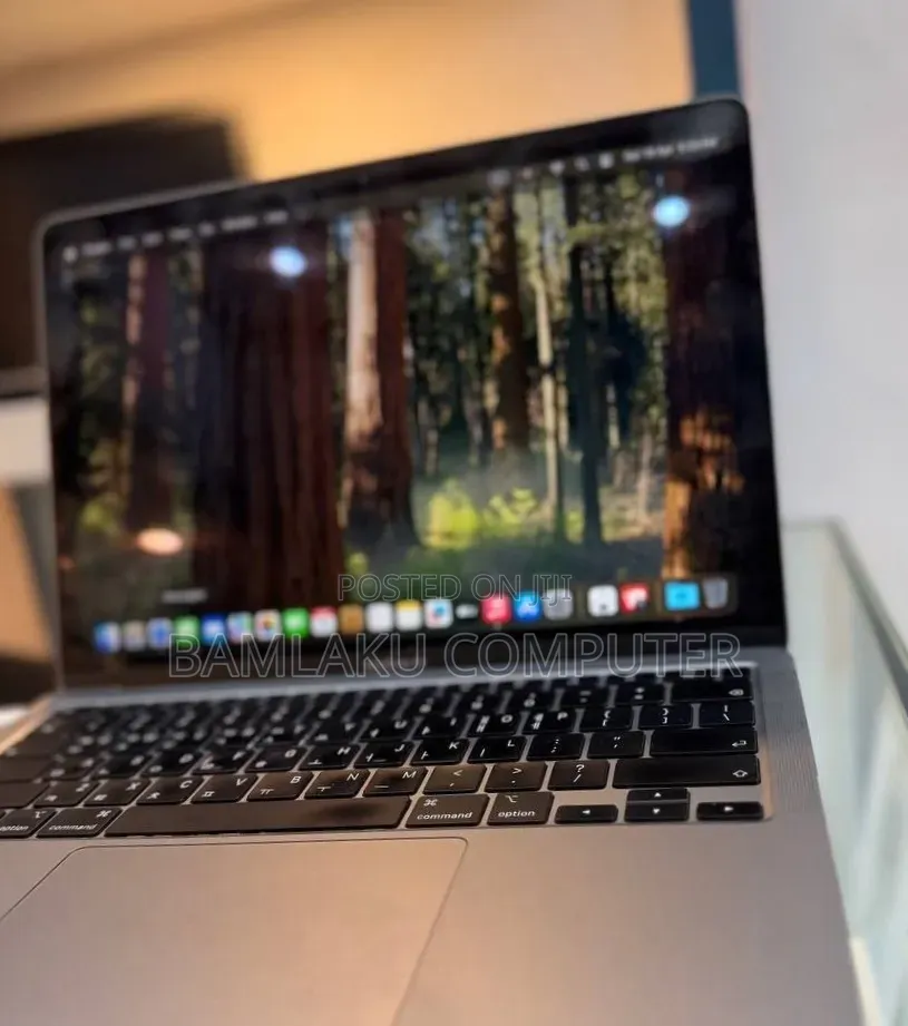 New Laptop Apple MacBook Air 2020 M1 8GB Apple M1 SSD 256GB
