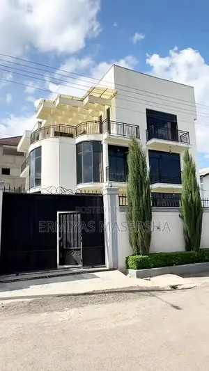 Furnished 10bdrm House in Bole for sale