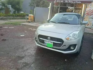 Suzuki Swift 2021 Silver
