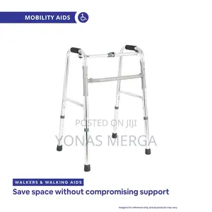 Walker for patients力求It Has Two Strong Armrests for Better Gripping
