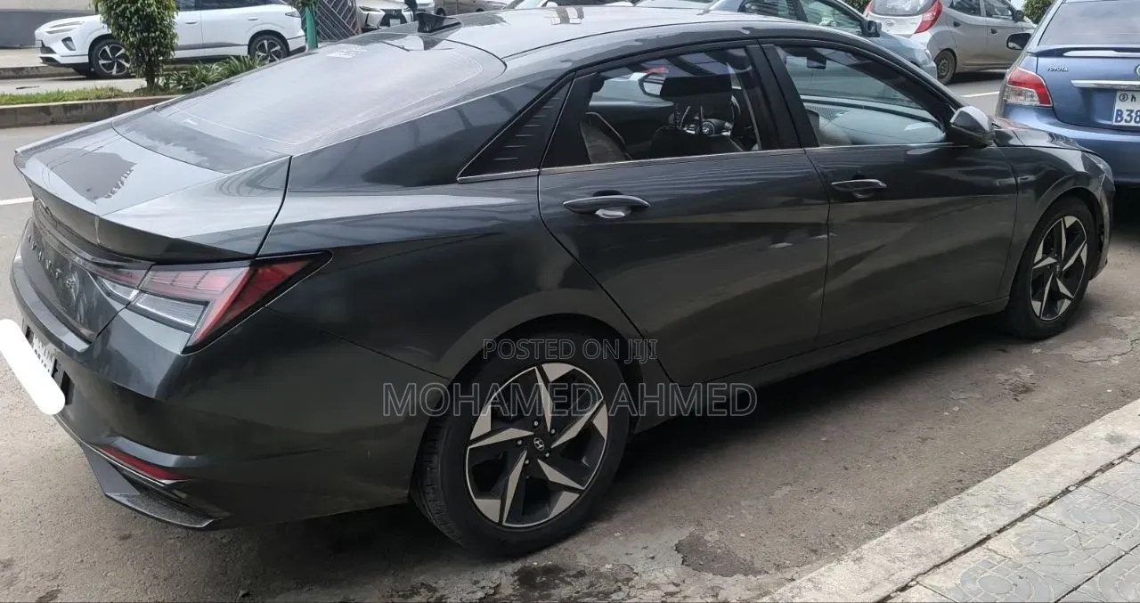 Hyundai Avante 2022 Gray