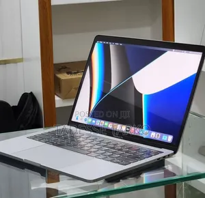 New Laptop Apple MacBook Pro 2019 16GB Intel Core i7 SSD 512GB