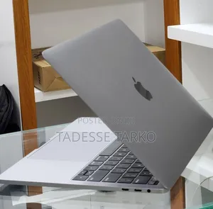 New Laptop Apple MacBook Pro 2019 16GB Intel Core i7 SSD 512GB