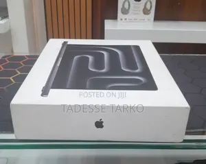 New Laptop Apple MacBook Pro 2025 M5 16GB Apple M5 Pro SSD 512GB