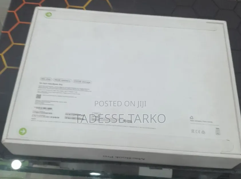 New Laptop Apple MacBook Pro 2025 M5 16GB Apple M5 Pro SSD 512GB